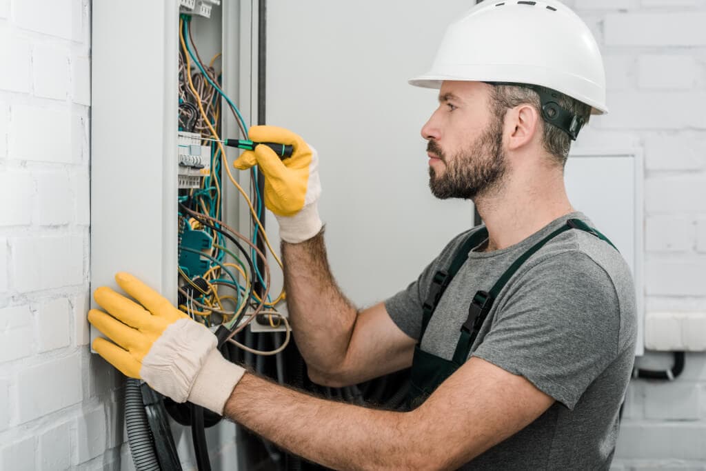 VDE Prüfung gemäß DGUV Vorschrift 3 – Ihre Verantwortung als Unternehmer