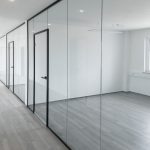 Glasbau West: Spezialist für hochwertige Glastrennwände Krefeld